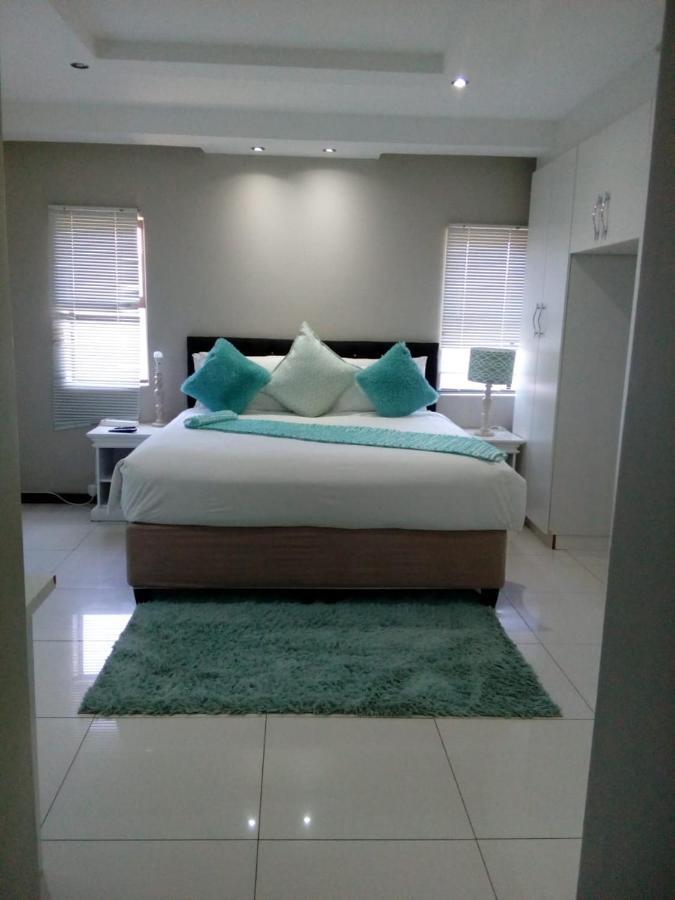 Shoes Guest House 2 Mthatha Dış mekan fotoğraf